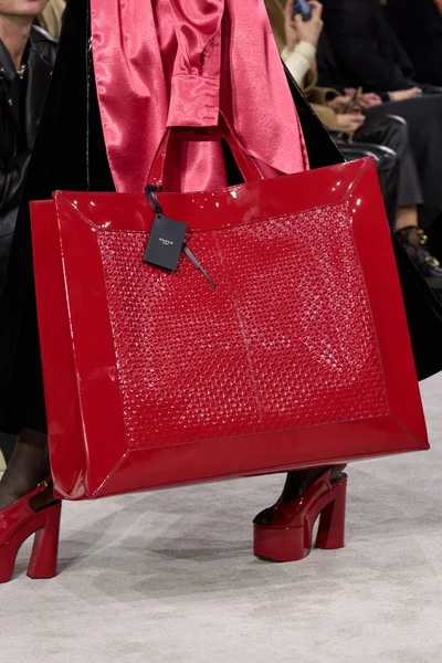 Look 69